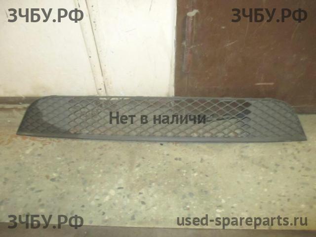 Ford Fiesta 5 Решетка в бампер
