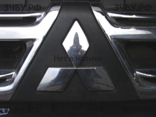 Mitsubishi Pajero/Montero 4 Решетка радиатора