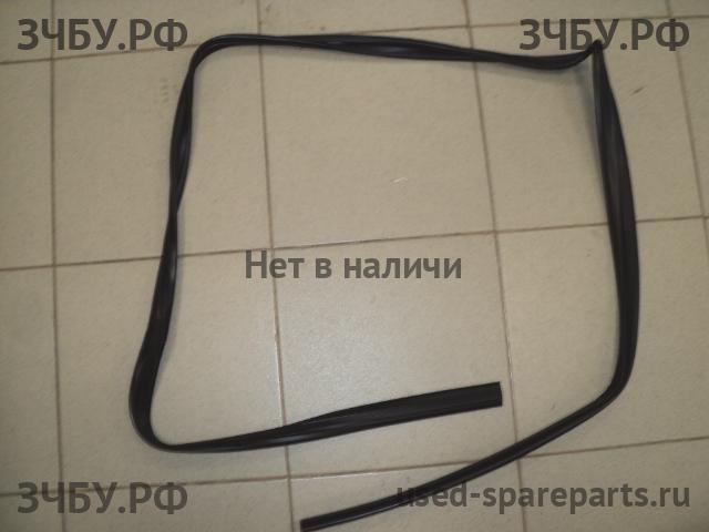 Toyota Camry 5 (V30) Уплотнитель двери