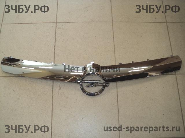 Opel Astra H Решетка радиатора