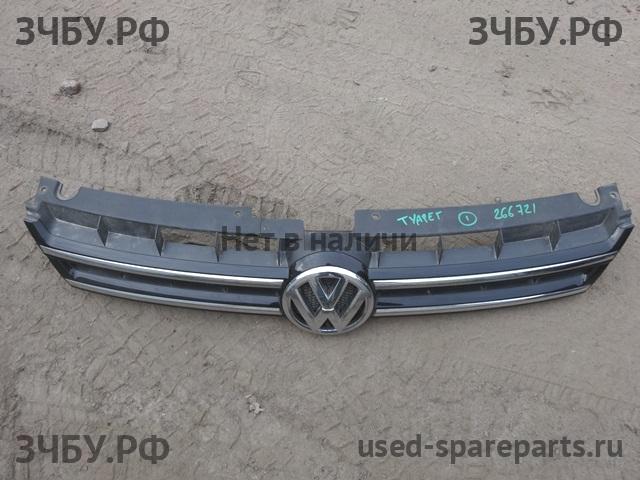 Volkswagen Touareg 2 Решетка радиатора