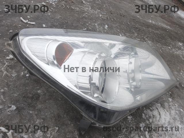 Opel Astra H Фара правая
