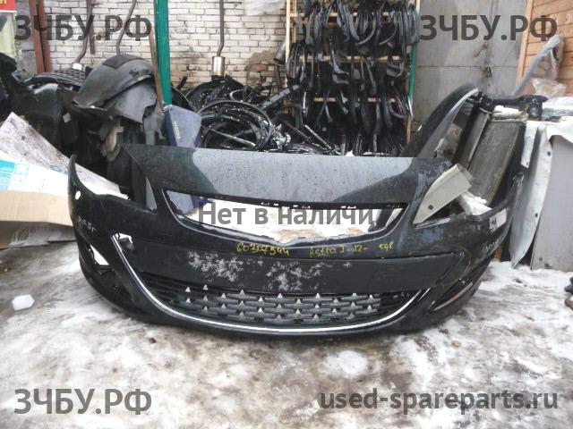 Opel Astra J Бампер передний