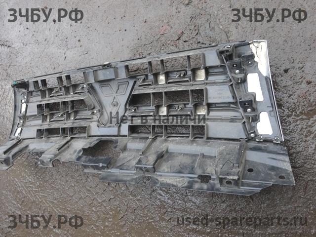 Mitsubishi Pajero/Montero 4 Решетка радиатора