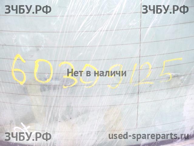 Toyota Avensis 2 Стекло заднее