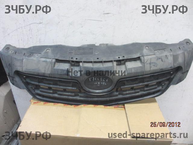 Toyota Corolla (E14 - E15) Решетка радиатора