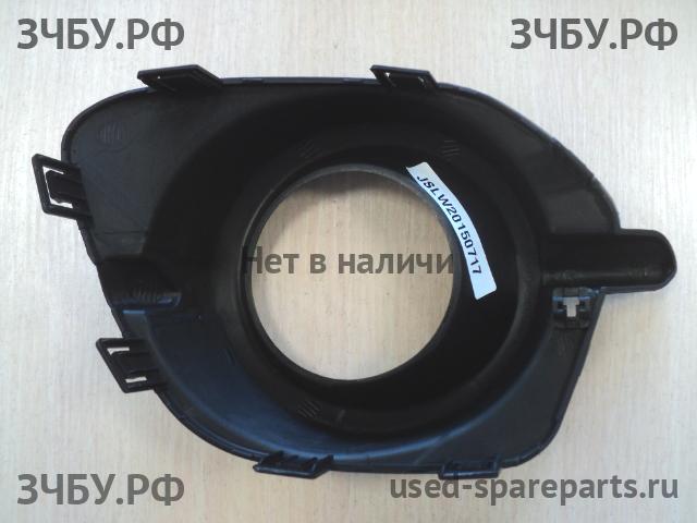 Mitsubishi Pajero/Montero Sport 2 (KH) Рамка противотуманной фары левой