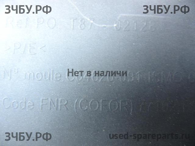 Peugeot 5008 (1) Бампер передний
