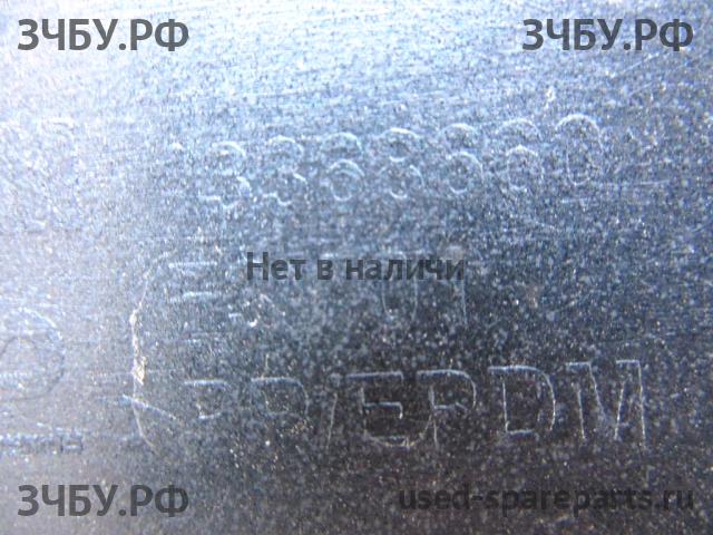 Opel Astra J Бампер передний