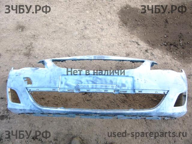 Opel Astra J Бампер передний
