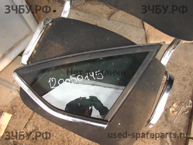 Ford Focus 3 Стекло кузовное глухое правое