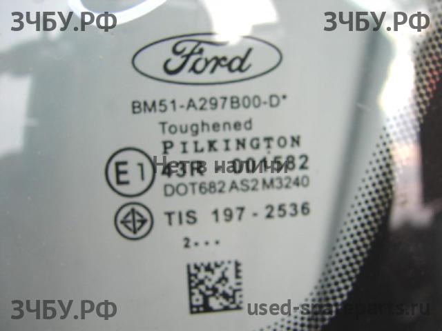 Ford Focus 3 Стекло кузовное глухое правое