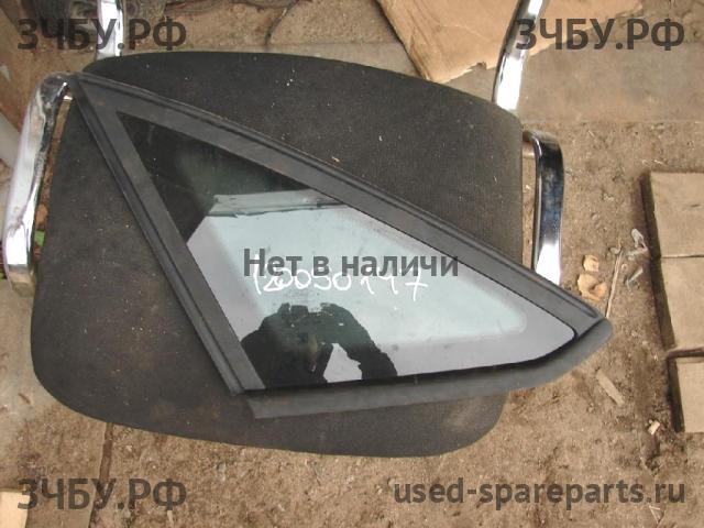 Ford Focus 3 Стекло кузовное глухое левое