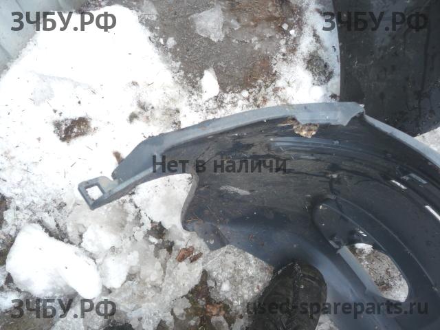 Toyota Yaris 1 Бампер передний