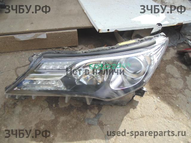 Toyota RAV 4 (4) Фара левая