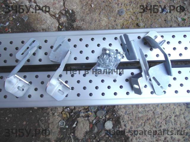 Toyota RAV 4 (3) Подножка