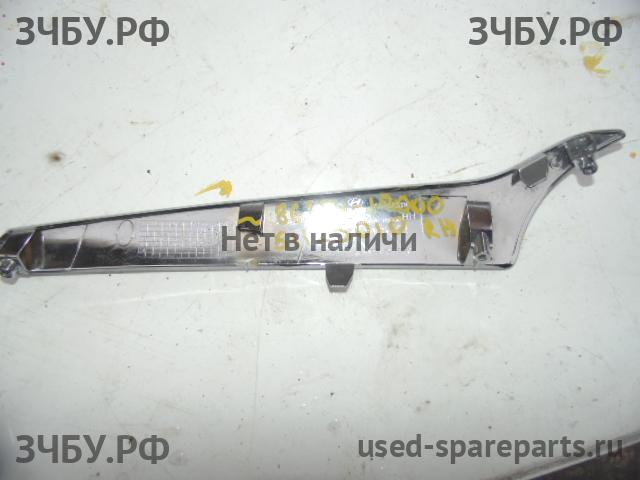Hyundai Solaris 1 Молдинг решетки радиатора
