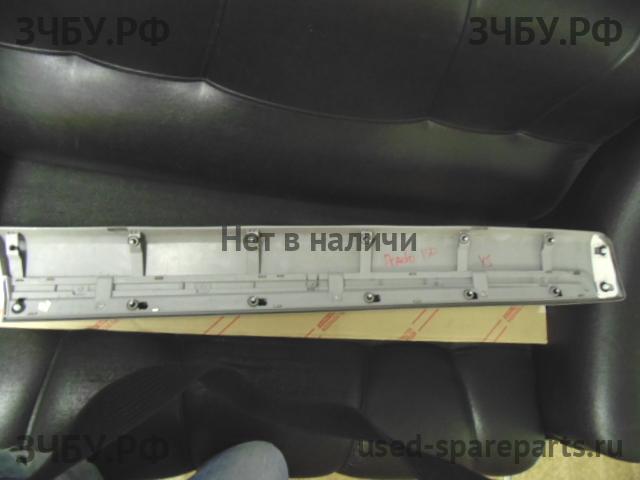 Toyota Land Cruiser 200 Молдинг двери