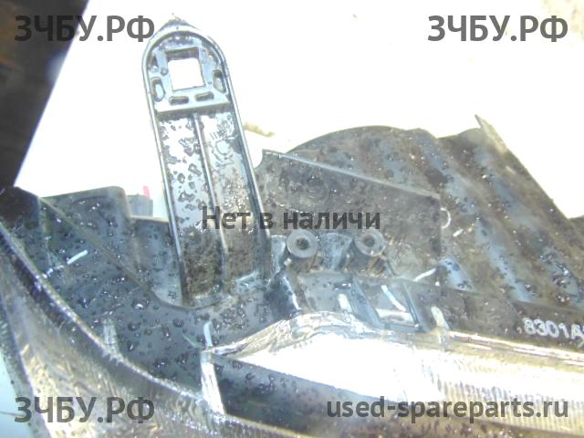 Mitsubishi Pajero/Montero Sport 2 (KH) Фара правая