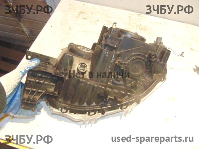 Mitsubishi Pajero/Montero Sport 2 (KH) Фара правая