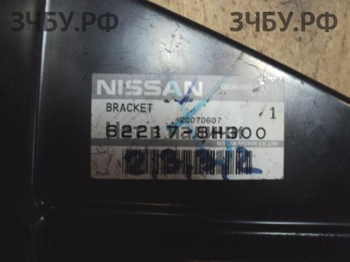 Nissan X-Trail 1 (T30) Кронштейн бампера передний