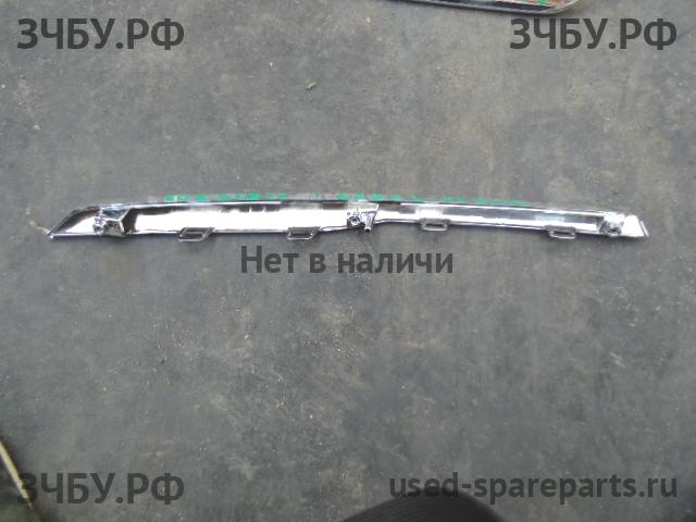 Hyundai Solaris 1 Молдинг решетки радиатора
