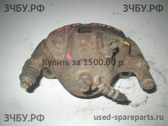 Hyundai Accent 2 Суппорт передний правый (в сборе со скобой)