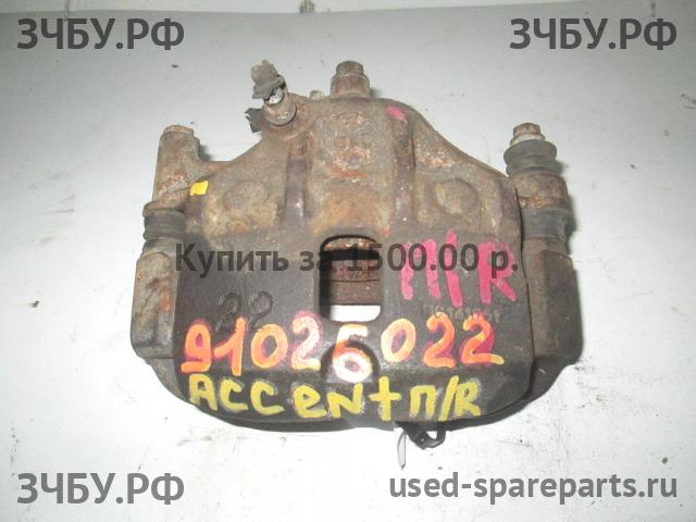Hyundai Accent 2 Суппорт передний правый (в сборе со скобой)