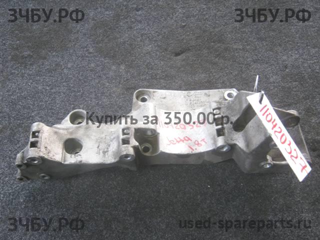 Volkswagen Jetta 4/Bora [1J2] Кронштейн генератора