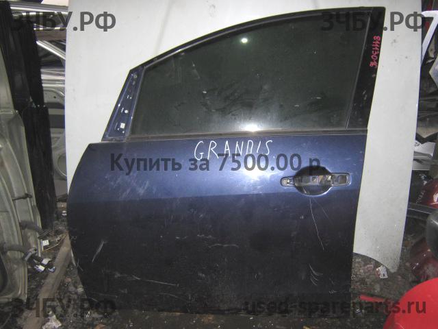 Mitsubishi Grandis (NA4W) Дверь передняя левая