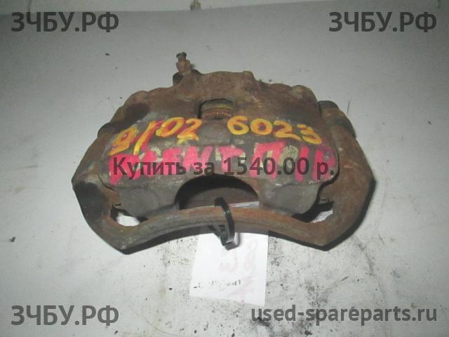 Hyundai Accent 2 Суппорт передний правый (в сборе со скобой)