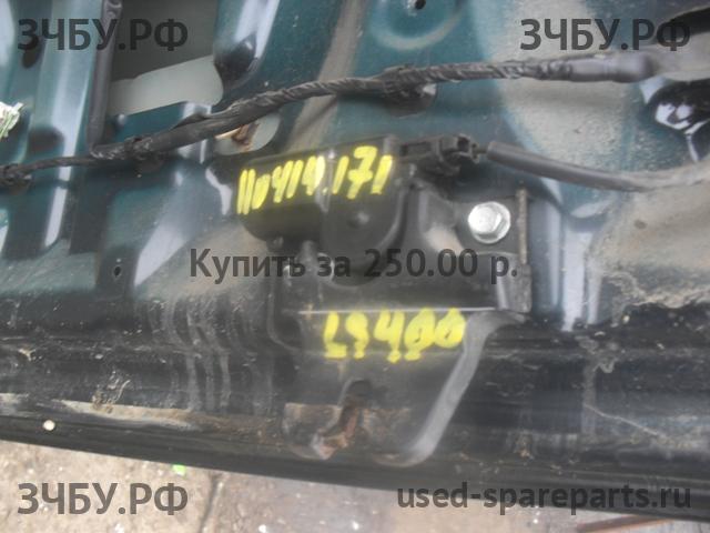 Lexus LS (2) 400 Замок багажника