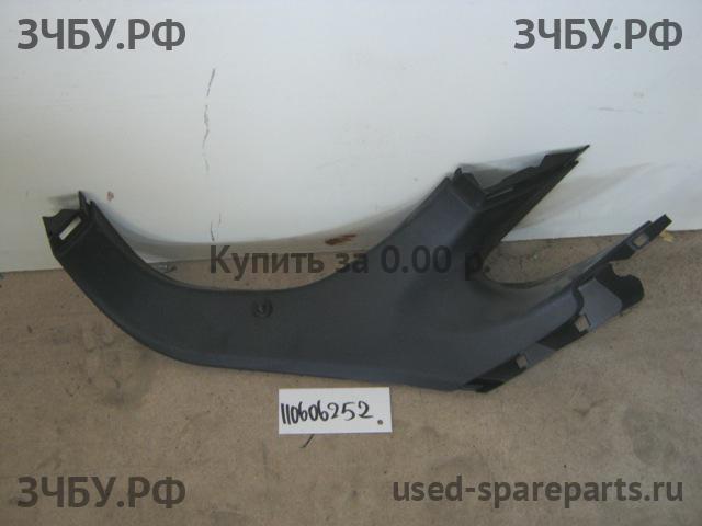 Honda Civic 8 (5D) Накладка стойки задней левой