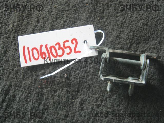 Subaru Legacy Outback 2 (B12) Петля двери багажника