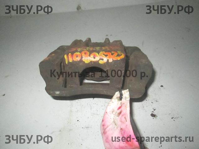 Hyundai Santa Fe 1 (SM) Суппорт задний правый (в сборе со скобой)