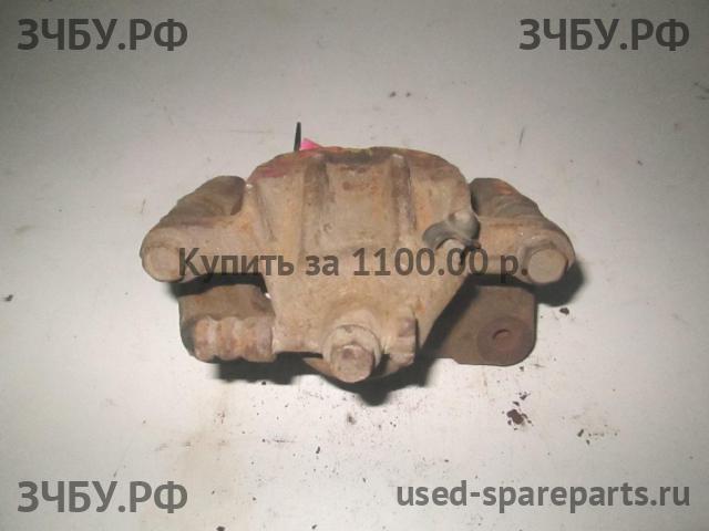 Hyundai Santa Fe 1 (SM) Суппорт задний правый (в сборе со скобой)