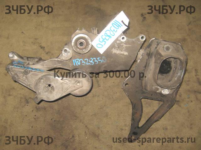 Volkswagen Passat B5 Кронштейн генератора
