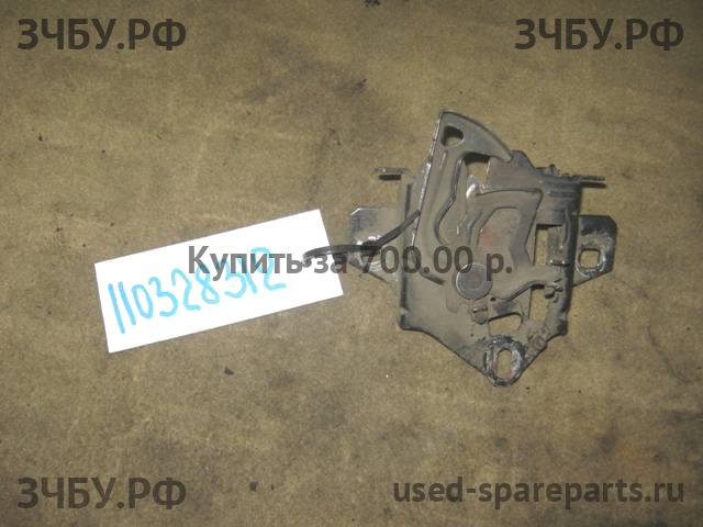 Volkswagen Passat B5 Замок капота