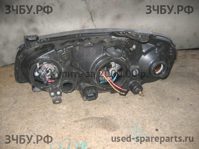Hyundai Elantra 1 Фара правая