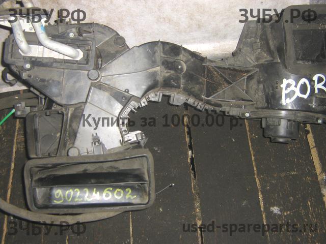 Volkswagen Jetta 4/Bora [1J2] Корпус отопителя (корпус печки)