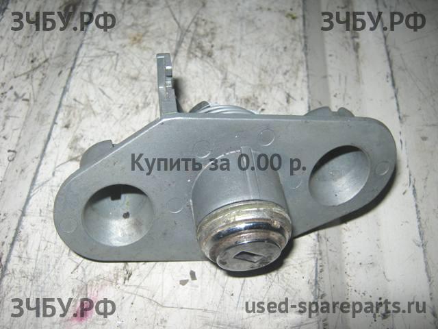 Volvo S60 (1) Замок багажника