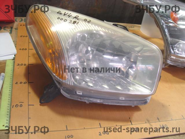 Toyota RAV 4 (2) Фара правая