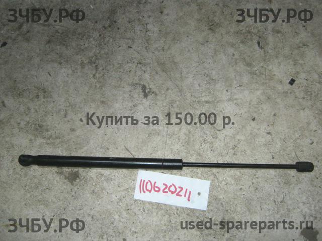 Ford Focus 2 (рестайлинг) Амортизатор крышки багажника