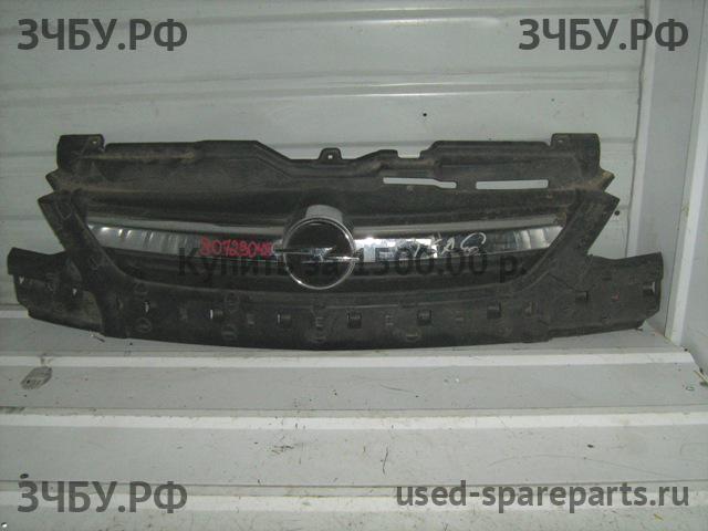 Opel Corsa C Решетка радиатора
