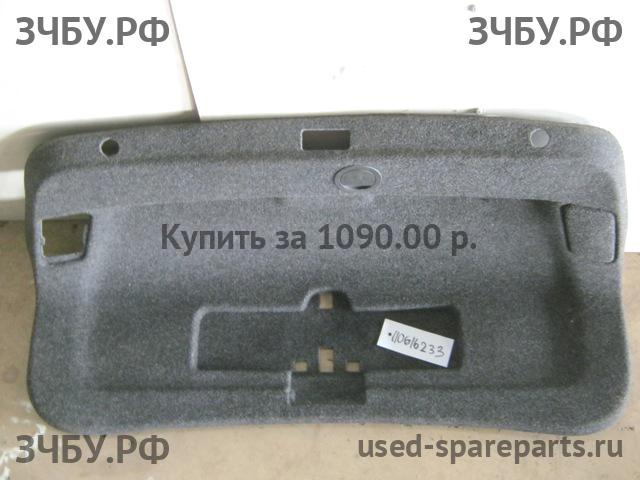 Volkswagen Passat B6 Обшивка крышки багажника