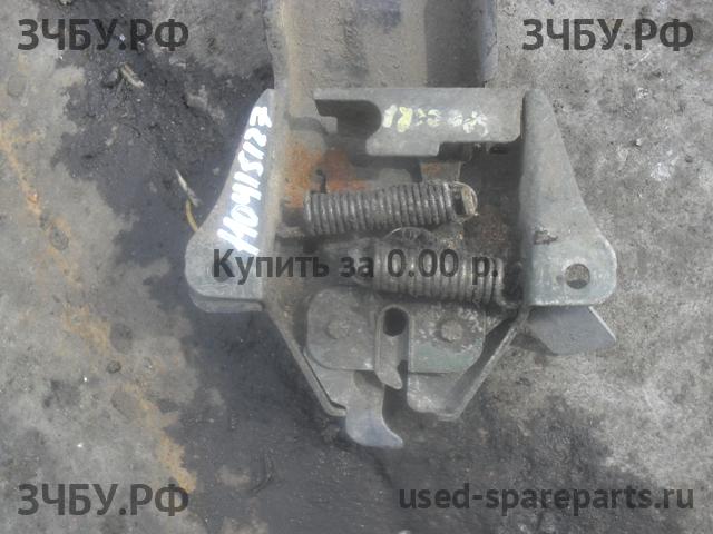 KIA Spectra Замок капота
