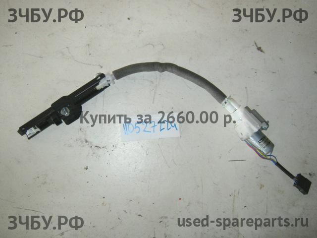 Audi A8 (2) [D3,4E] Регулировка ремня безопасности