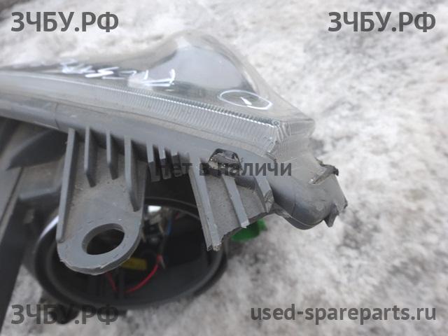 Ford Fiesta 5 Фара правая