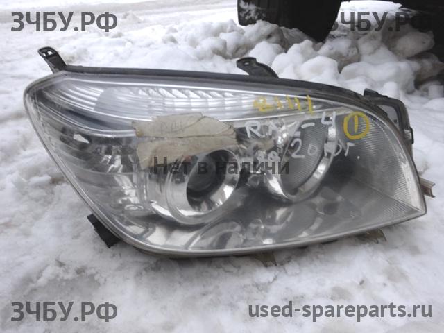 Toyota RAV 4 (3) Фара правая