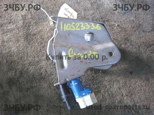 Ford Fiesta 5 Кронштейн